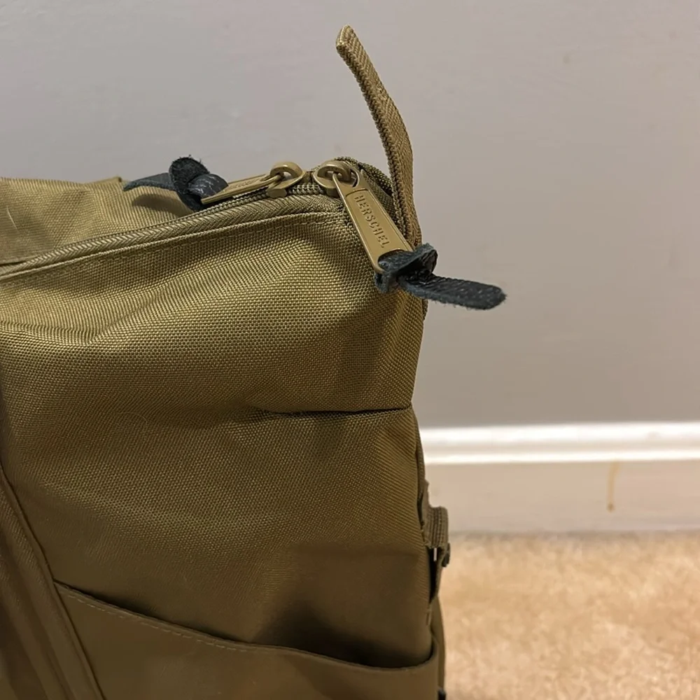 Herschel Supply Company Olive Green Tote Bag